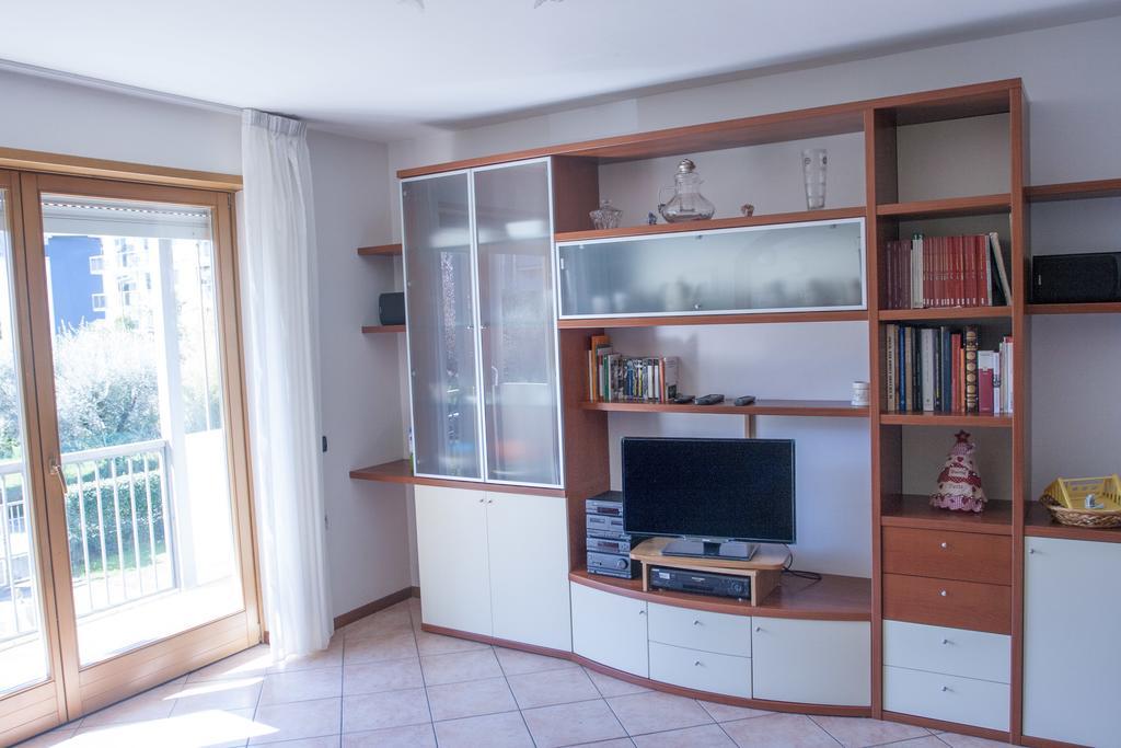 Appartamento Lombardi Рива-дель-Гарда Номер фото